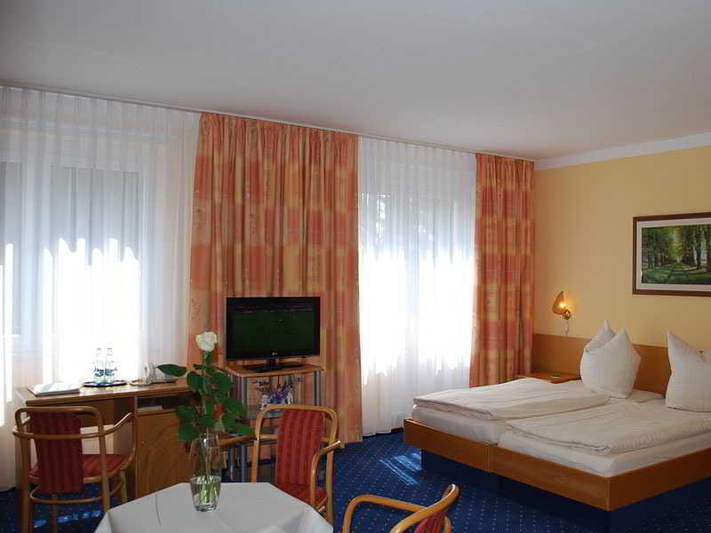 Hotel Horizont GmbH Neubrandenburg Buitenkant foto